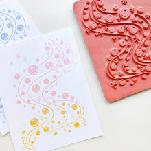 Cargar imagen en el visor de la galería, Catherine Pooler - Background Stamp - Blissful Bubbles. Available at Embellish Away located in Bowmanville Ontario Canada. Example by brand ambassador.