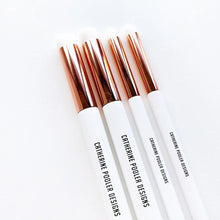 Charger l'image dans la galerie, Catherine Pooler - Detail Blending Brushes - 4 pack. Add fine detail or blend multiple colors with ease when stenciling with the Detail Blending Brush Set. These sets include 4 synthetic, soft-bristle blending brushes in two sizes. Available at Embellish Away located in Bowmanville Ontario Canada.