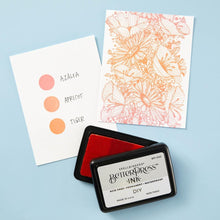Cargar imagen en el visor de la galería, Spellbinders - BetterPress Ink Pad - Full Size - Blank. BetterPress DIY Ink Pad is a standard size DRY ink pad. It can be inked with the BetterPress Reinker to create a larger size ink pad to make multiple cards, or custom blend your own color. Available at Embellish Away located in Bowmanville Ontario Canada. Example by brand ambassador.