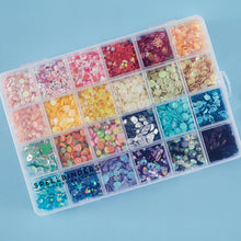 Cargar imagen en el visor de la galería, Spellbinders - Locking Compartment Storage Box - 7.44 x 5.19 x 0.88 in. Grid design, locked into place. At Embellish Away located in Bowmanville Ontario Canada.