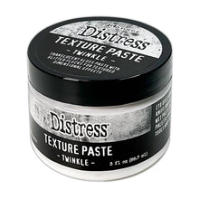 將圖片載入圖庫檢視器 Tim Holtz - Distress Texture Paste - 3oz - Twinkle. Add texture and sparkle to Winter Holiday creations. At Embellish Away in Bowmanville Ontario Canada.
