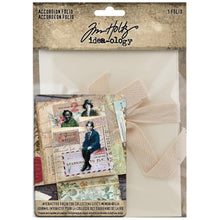 Cargar imagen en el visor de la galería, Tim Holtz - Idea-Ology - Accordion Folio. The Accordion Folio by Tim Holtz makes the perfect foundation for your next mixed-media make. It is an interactive Folder and Accordion booklet for collecting and displaying memorabilia and photos. Available at Embellish Away located in Bowmanville Ontario Canada.