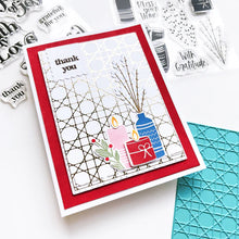 Charger l'image dans la galerie, Catherine Pooler - Hot Foil Plate - Rattan. Add a gorgeous foiled pattern to your next card with the Rattan Hot Foil Plate! This woven cane pattern adds fine detail and can be cut and added to your card for a perfect background focal point. Available at Embellish Away located in Bowmanville Ontario Canada. Example by brand ambassador.
