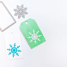 將圖片載入圖庫檢視器 Catherine Pooler - Tag Die - Snowflake. This gift tag features a dotted edge pattern and additional snowflake die. Cut the snowflake from the tag or cut and paste it on for cards, projects and more! Available at Embellish Away located in Bowmanville Ontario Canada. Example by brand ambassador.
