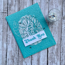 Charger l'image dans la galerie, Big Thanks is a stamp set by Debrah Warner. This set is made of premium clear photopolymer and measures 6" X 8". Made in the USA. FEATURES thanks, greetings. Available at Embellish Away located in Bowmanville Ontario Canada. Example by brand ambassador.
