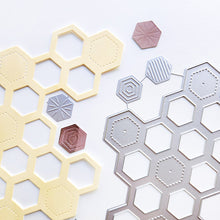 Charger l'image dans la galerie, Catherine Pooler - Dies - Honeycomb. Available at Embellish Away located in Bowmanville Ontario Canada. Example by Catherine Pooler.
