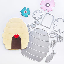 Charger l'image dans la galerie, Catherine Pooler - Dies - Oh Bee Hive. Available at Embellish Away located in Bowmanville Ontario Canada. Example by Catherine Pooler.
