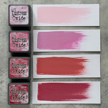Charger l'image dans la galerie, Ranger - Tim Holtz - Distress Mini Oxide Ink Pads Kit, #1 (4pc). Colours: Spun Sugar, Picked Raspberry, Festive Berries and Lumberjack Plaid. Available at Embellish Away in Bowmanville Ontario Canada.
