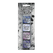 Charger l'image dans la galerie, Ranger - Tim Holtz - Distress Mini Oxide Ink Pads Kit, #5 (4pc). Colours: Prize Ribbon, Shaded Lilac, Seedless Preserves and Villianous Potion. Available at Embellish Away in Bowmanville Ontario Canada.
