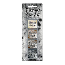 Charger l'image dans la galerie, Ranger - Tim Holtz - Distress Mini Oxide Ink Pads Kit, #6 (4pc). Colours: Antique Linen, Vintage Photo, Walnut Stain and Black Soot. Available at Embellish Away in Bowmanville Ontario Canada.
