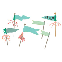 Cargar imagen en el visor de la galería, Sizzix - Thinlits Die Set by Vicki Boutin - Layering Pennant Flags. (16pk). Available at Embellish Away located in Bowmanville Ontario Canada.
