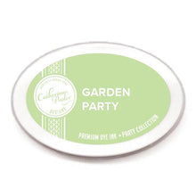 Charger l'image dans la galerie, Catherine Pooler - Spring Fling - Ink Pads. These Ink Pads are from the Spring Fling Collection. Select Bellini, Garden Party, It's A Boy, It's A Girl, Melon Ice, Mint To Be, Pixie Dust, Sweet Sixteen from the drop down. Each Sold Separately. Available at Embellishaway.ca in Bowmanville Ontario Canada.
