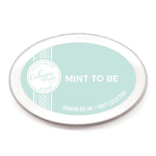 Charger l'image dans la galerie, Catherine Pooler - Spring Fling - Ink Pads. These Ink Pads are from the Spring Fling Collection. Select Bellini, Garden Party, It's A Boy, It's A Girl, Melon Ice, Mint To Be, Pixie Dust, Sweet Sixteen from the drop down. Each Sold Separately. Available at Embellishaway.ca in Bowmanville Ontario Canada.
