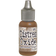 Charger l'image dans la galerie, Tim Holtz-Ranger Distress Oxides Reinkers. This water-reactive dye and pigment ink fusion creates an oxidized effect when sprayed with water. Use to re-ink Distress Oxide Ink Pads (sold separately). Available at Embellish Away located in Bowmanville Ontario Canada. Gathered Twig
